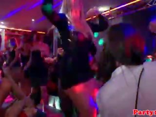 Реальний вечірка євро новачок відстій manhood