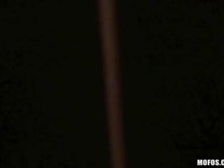 Exceptional 青少年 通话 女孩 screams 同 喜悦