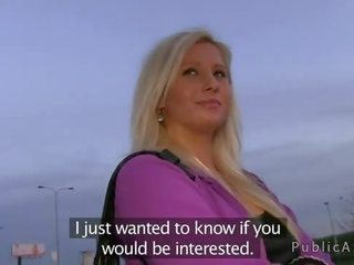 Blonde loves to sucks huge manhood outdoors