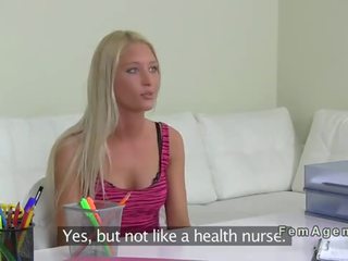 Blondýna amatérske lezbické výprask samice zástupca pov