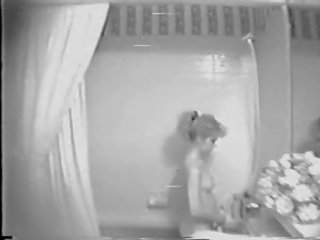 Mademoiselle Mastrbates In Bath With Shower