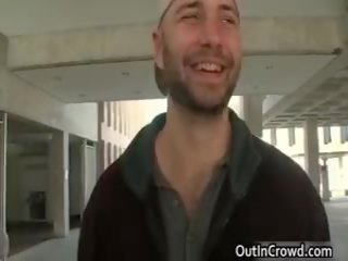 צָעִיר מקבל שלו הדוקה תחת מְמוּלָא ב ציבורי 3 על ידי outincrowd