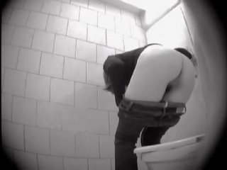 Toilet pissing 04