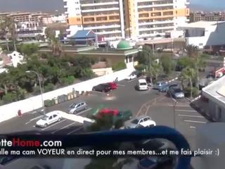 Αυνανισμός sur mon balcon avec des ηδονοβλεψίες francais