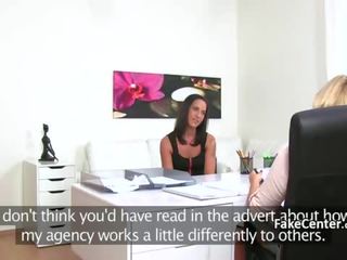 Sensational lesbičky jebanie na kásting