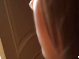Par tiene desaseo observando un stretche actividad