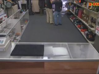 Customers дружина вдарив по непристойна pawn хлопець