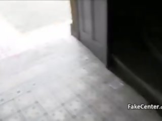 تشيكي بريمادونا شاق مارس الجنس في جمهور