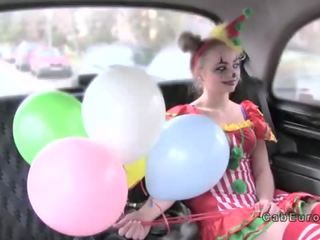 Truffati fidanzata frangia in falso taxi per vendetta