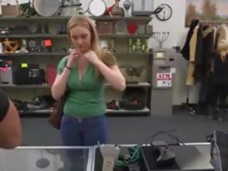 Amatorskie cheerleaderka uderzyłem przez zmysłowy skurwiel