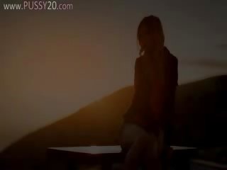 Sunset içinde malibu içinde sanat pose film