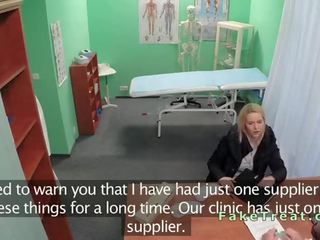Healer трахає білявка sales жінка в an офіс