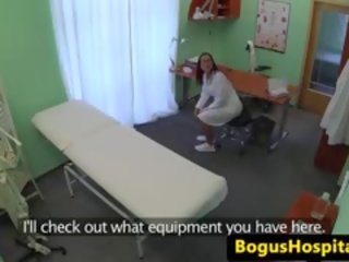 Professor 英鎊 eurobabe 上 頂部 的 辦公桌