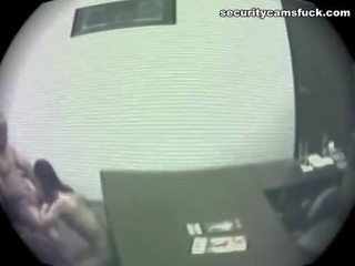Ένα μυώδης πρόσωπο bans του αρωματώδης chief μουνί σε αυτήν γραφείο