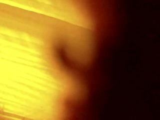 Espiando a mi тиа mientras se baã±a