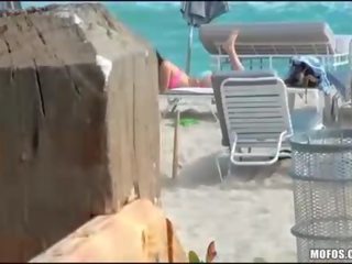 Glorious ティーン 護衛 悲鳴 ととも​​に 喜び