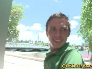 Extraordinary hetero porcje dostać outed w publiczne