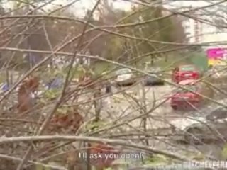 Čeština experiment mladý mademoiselle asking školák pro špinavý film na ulice