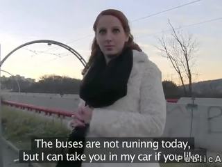 Vöröshajú szívás manhood -ban hamis taxi -ban nyilvános