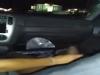 Penggerak sekitar mencari untuk sebuah baik tempat untuk apaan ini nigga