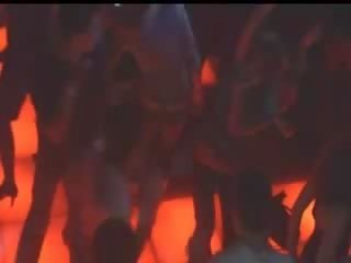 Số hai nga búp bê trong disco đêm câu lạc bộ
