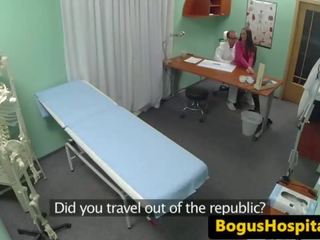 アマチュア 病院 大きな衝撃を与えるもの cockriding 彼女の medico